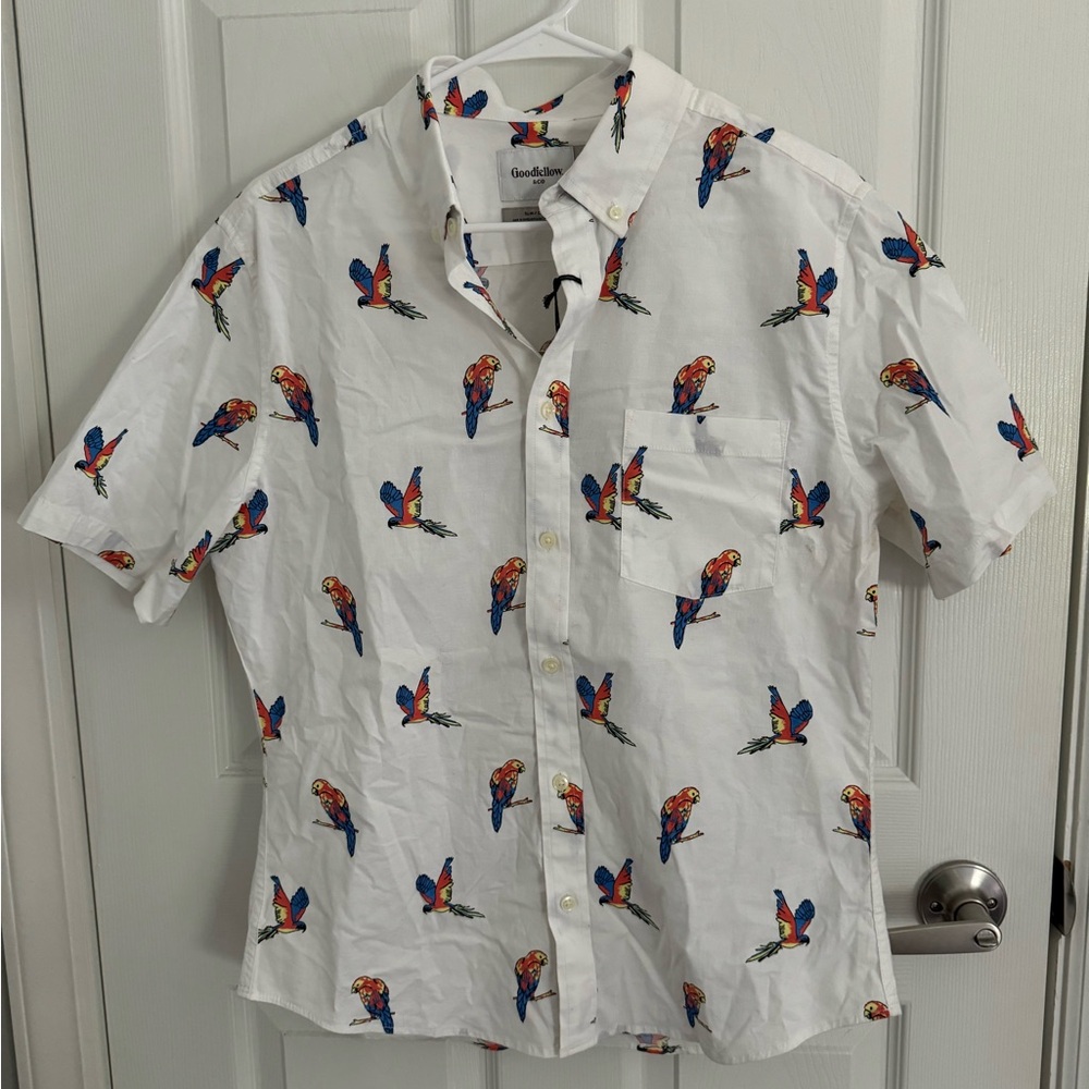 NWT Goodfellow & Co Men’s Button Down Short Sleeve Shirt, Parrot, White, Size M